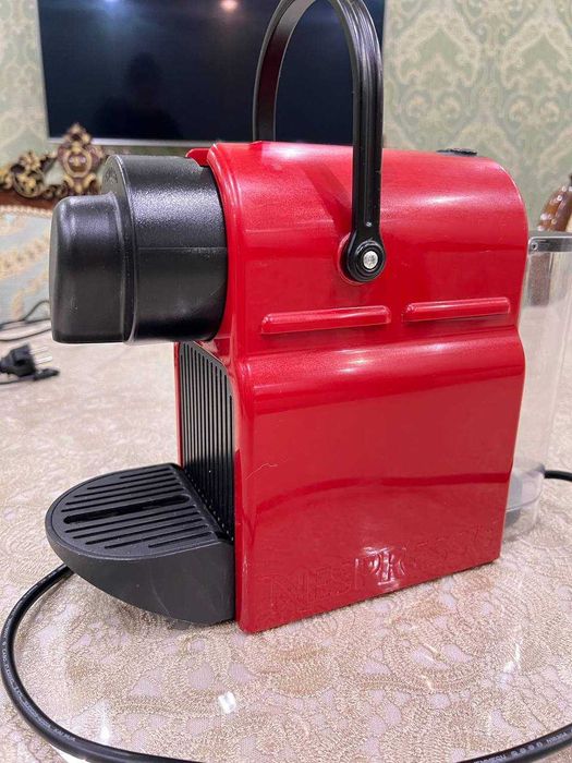 Кофемашина Nespresso inissia