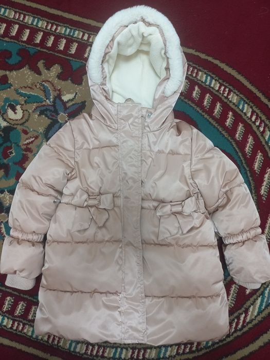 Продам куртку на девочку