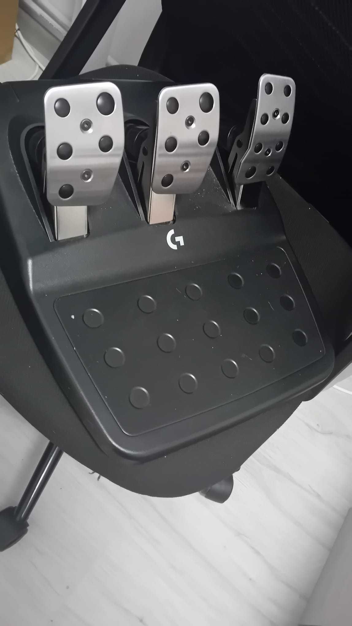 Volan Logitech G923 + Schimbător Viteze (PC/Xbox One)  STARE EXCELENTA