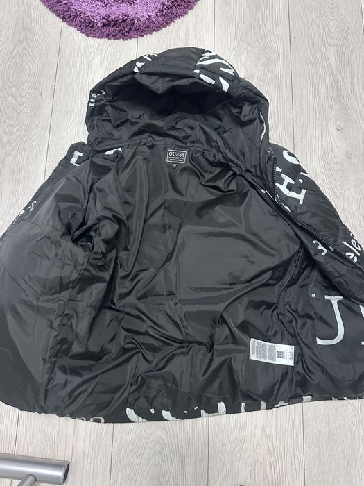 Geaca guess………..