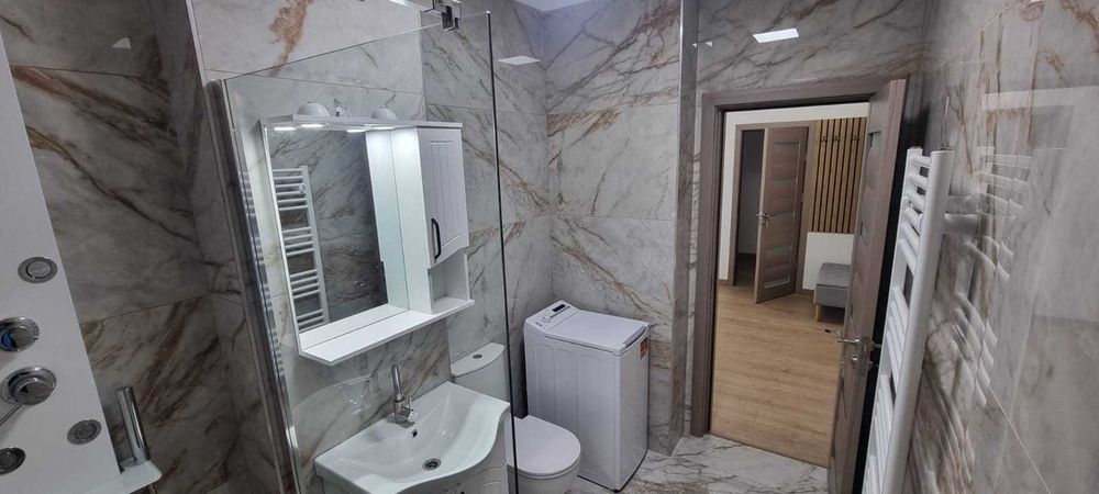 Apartament doua camere de vanzare str.Avram Iancu 344, persoana fizica