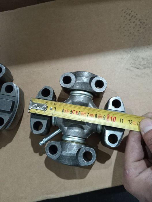 Cruce cardanica Komatsu Nobas Case New holland Deutz Furukava Sabron
