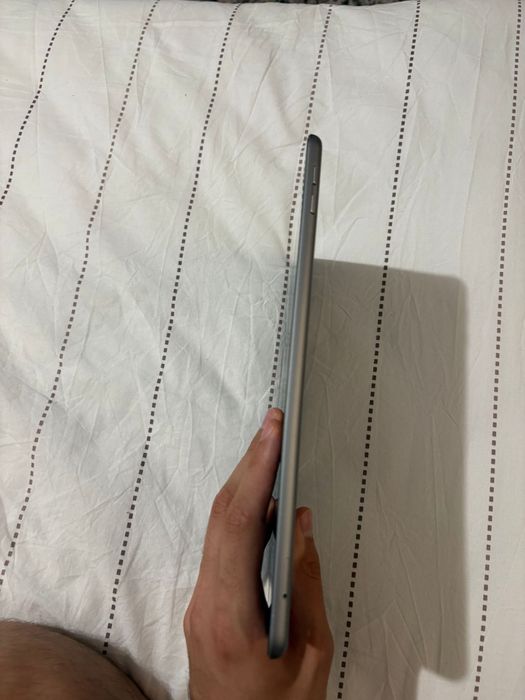 Vand ipad 6th Generation 32gb