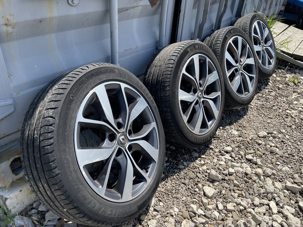 Jante Renault 5x114,3 R17 205/50 cu anvelope de vara Michelin