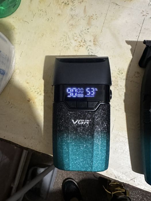 Комплект професионални машинки за подстригване vgr