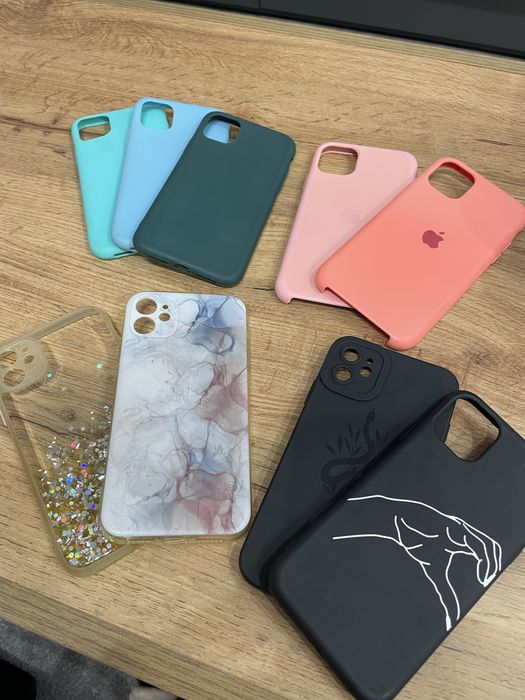 iPhone 11 + слушалки и 9 кейса