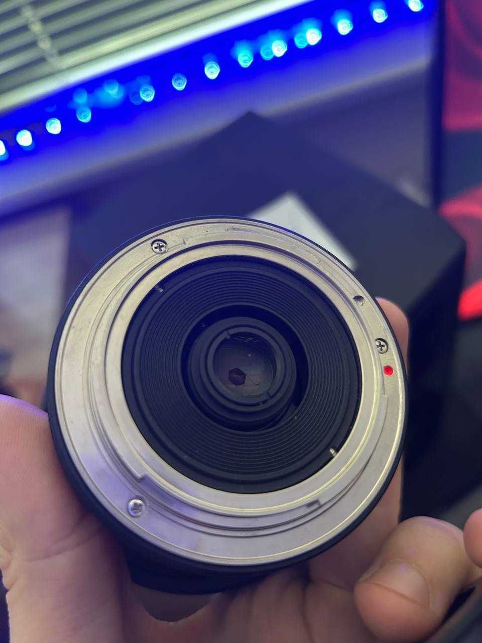 Обектив Samyang 8mm f/3.5 UMC Fish-Eye CS II за Canon