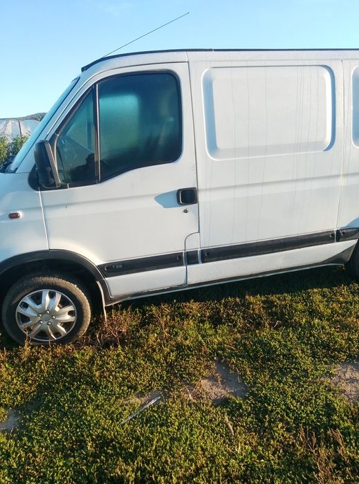 Vând Renault Master