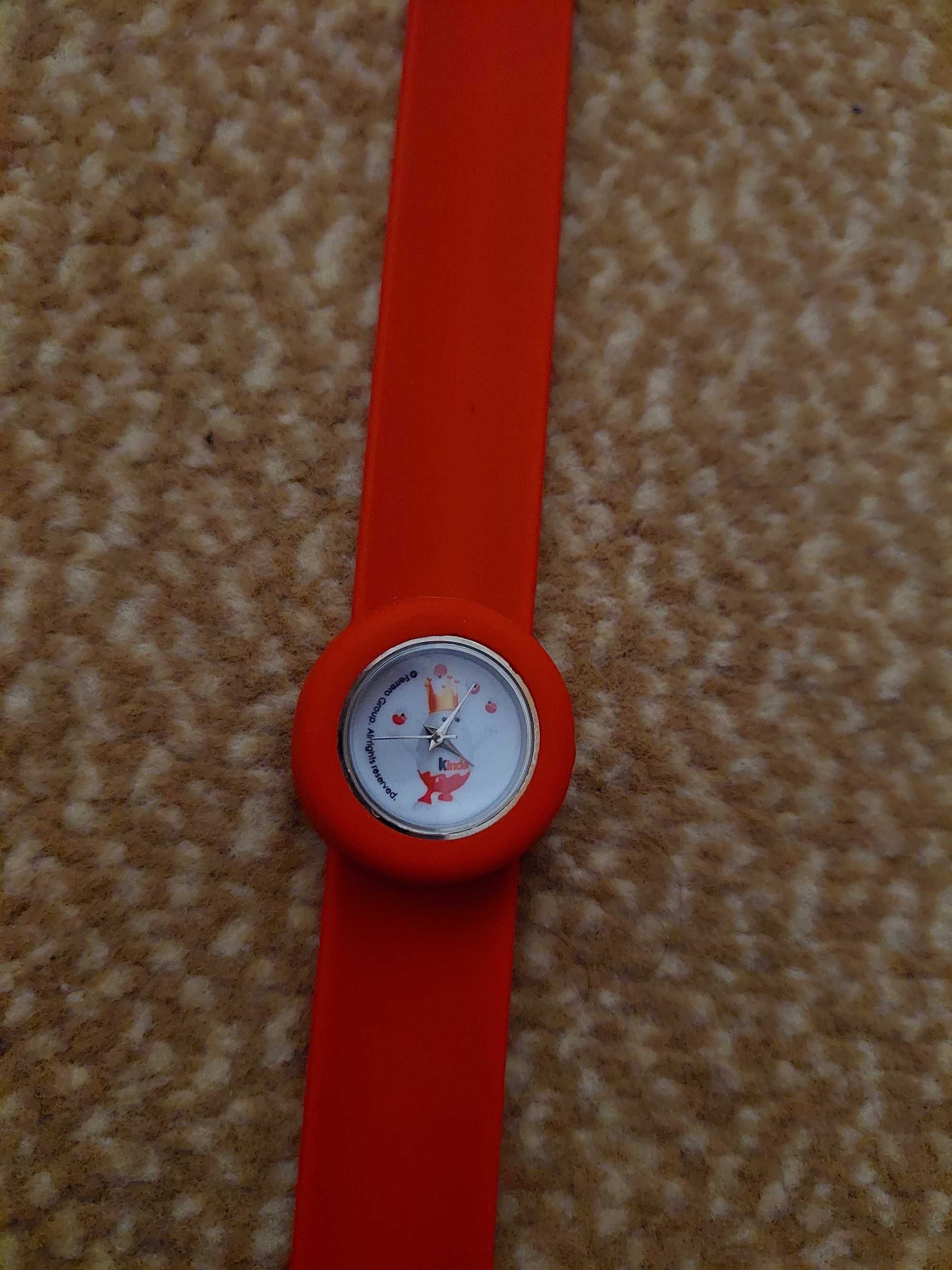 Нов Детски силиконов  часовник Kinder
