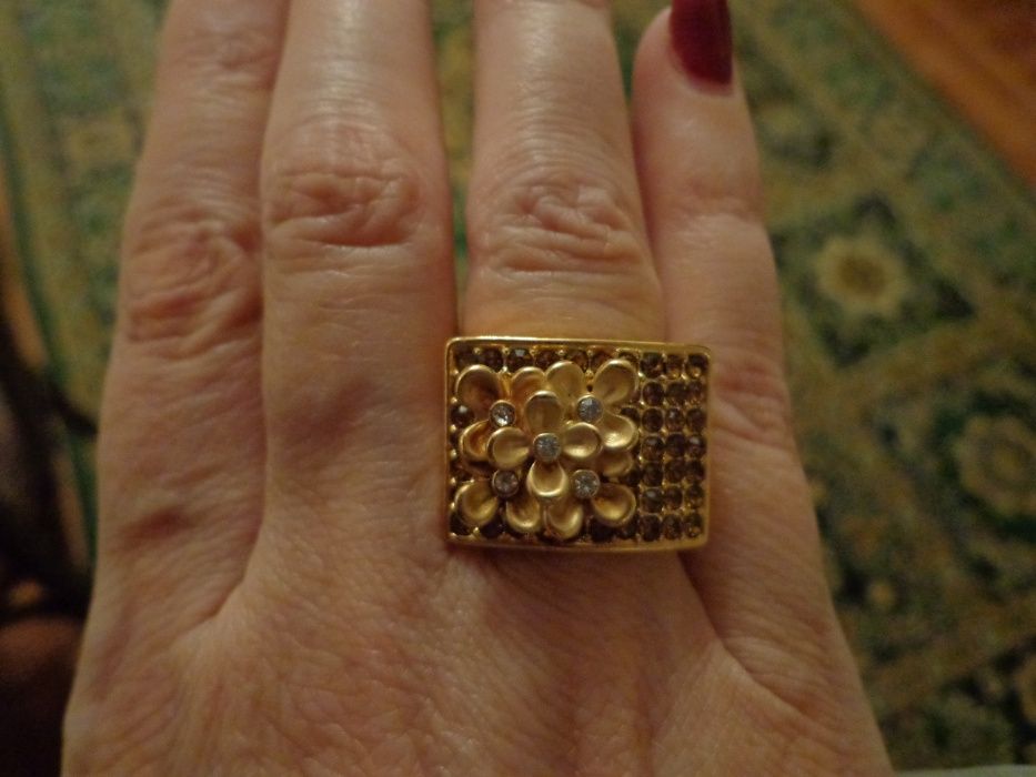 продам ювелирные украшения