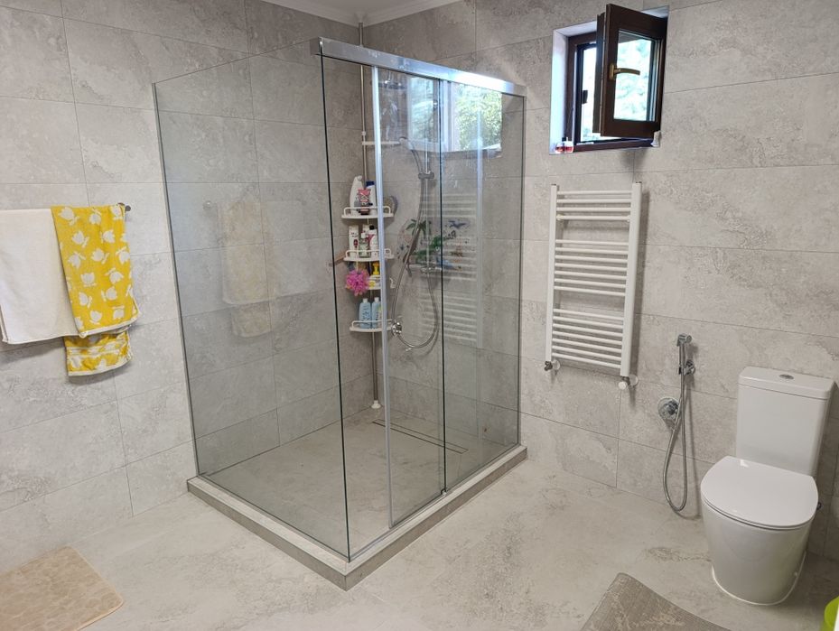 Balustrade din sticla, usi sticla si cabine de dus