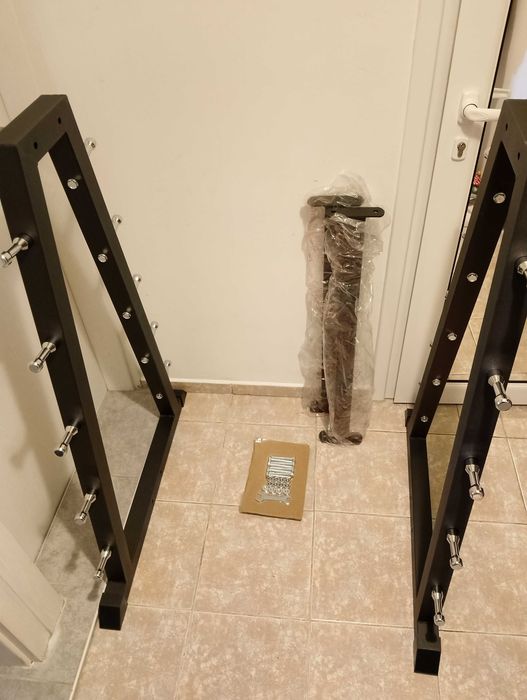 Продавам стойка за лостове тип пирамида