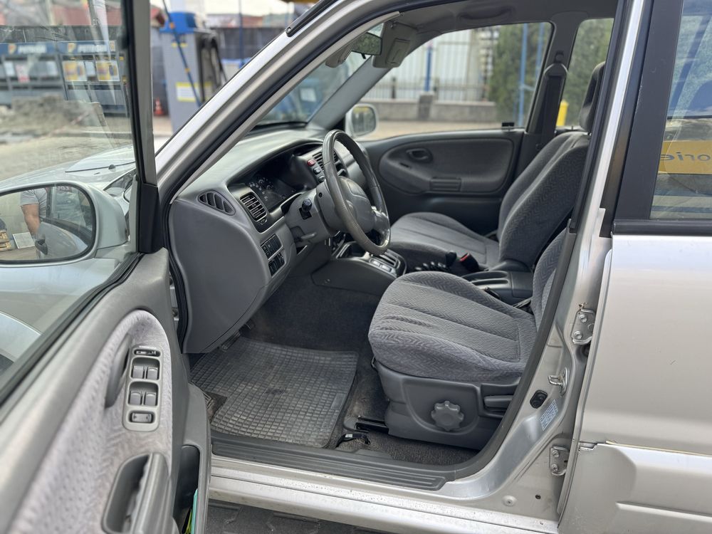 Suzuki Grand Vitara 2.0 / 4x4 / Automat