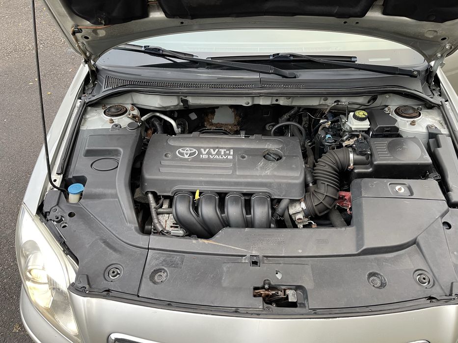 Toyota Avensis T25 1.8VVTi 129 cai 2004