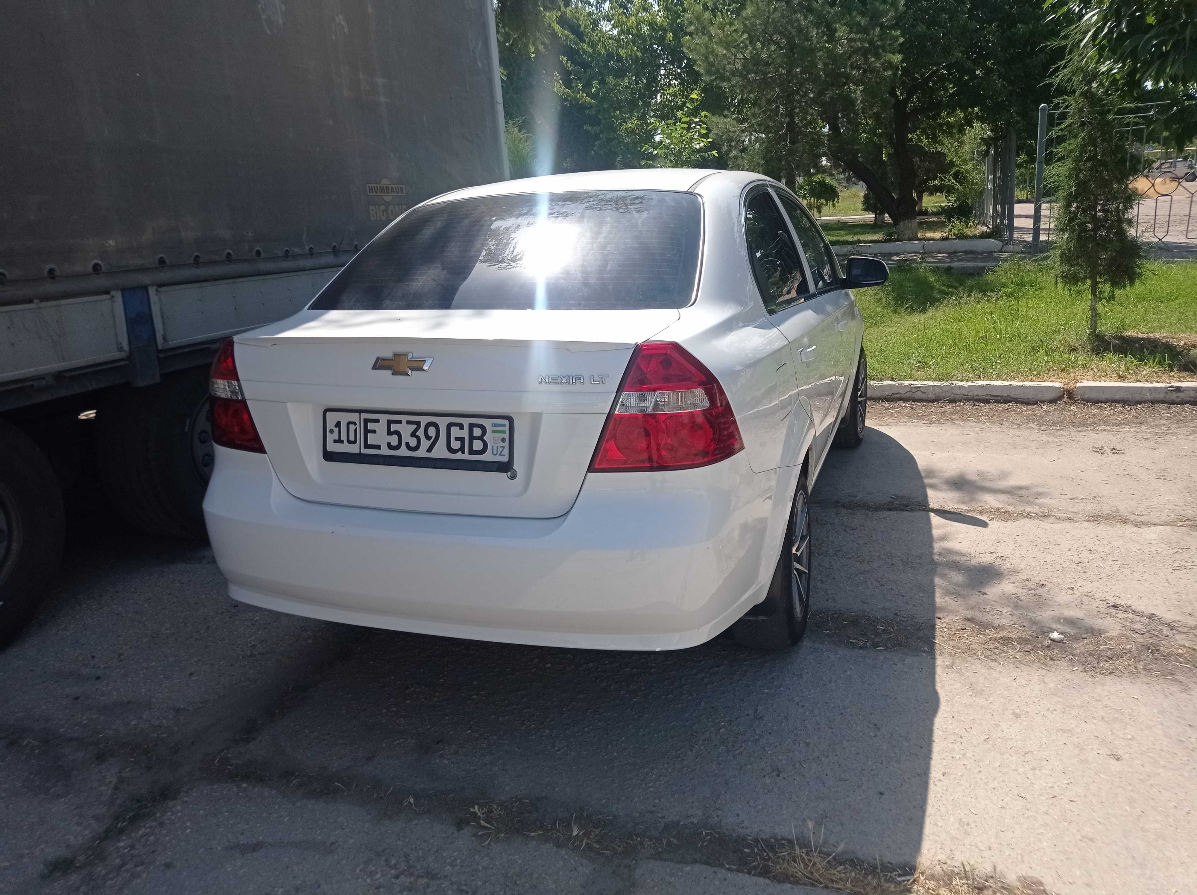 Neksya 3 sotiladi kelishadigan joyi bor