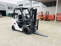 motostivuitor 2 tone stivuitor 2000kg benzina Gpl Nissan an 2019