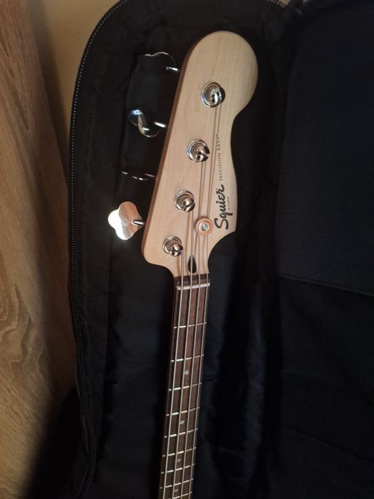 Fender Squire Precision Bass