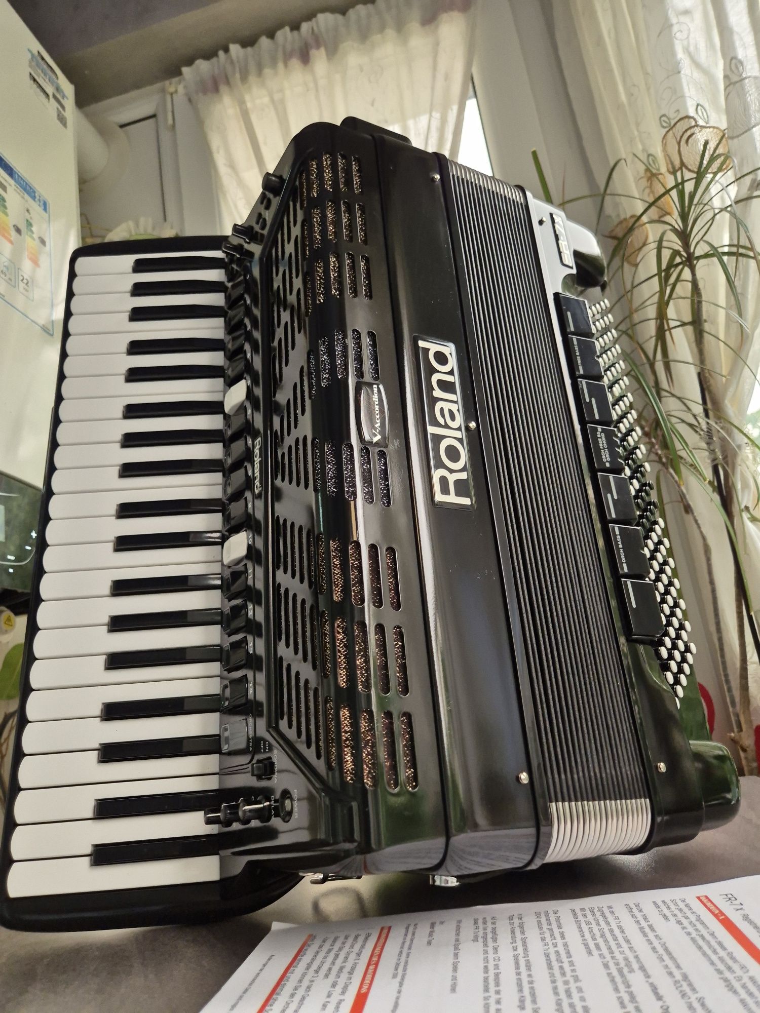 Acordeon Roland FR 7X in stare super ca Nou