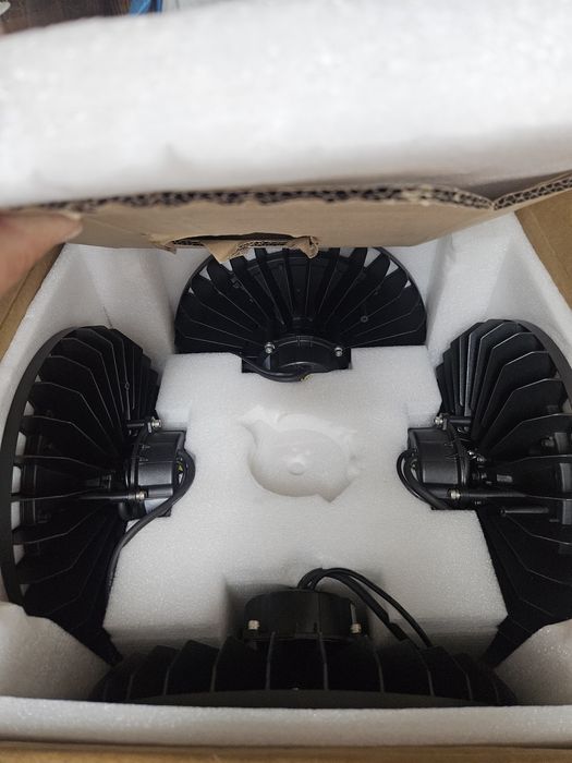 Lampa led ufo industriala nouă 250 W