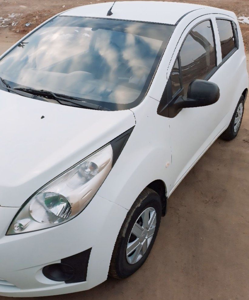 Chevrolet Spark sotiladi.