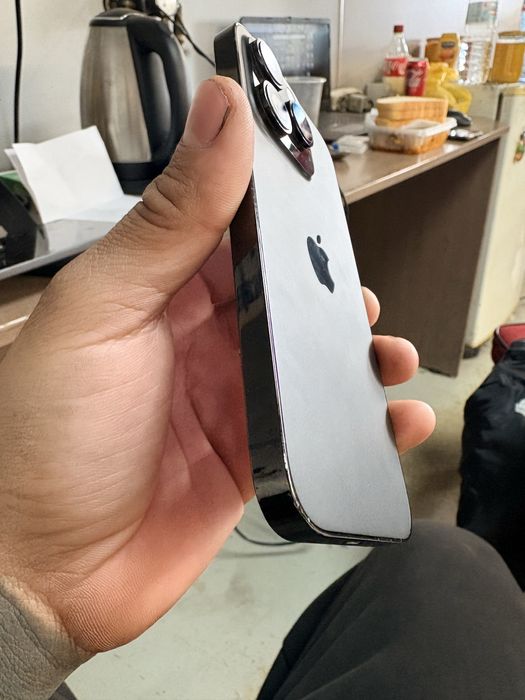 продавам Iphone 14pro 520лв