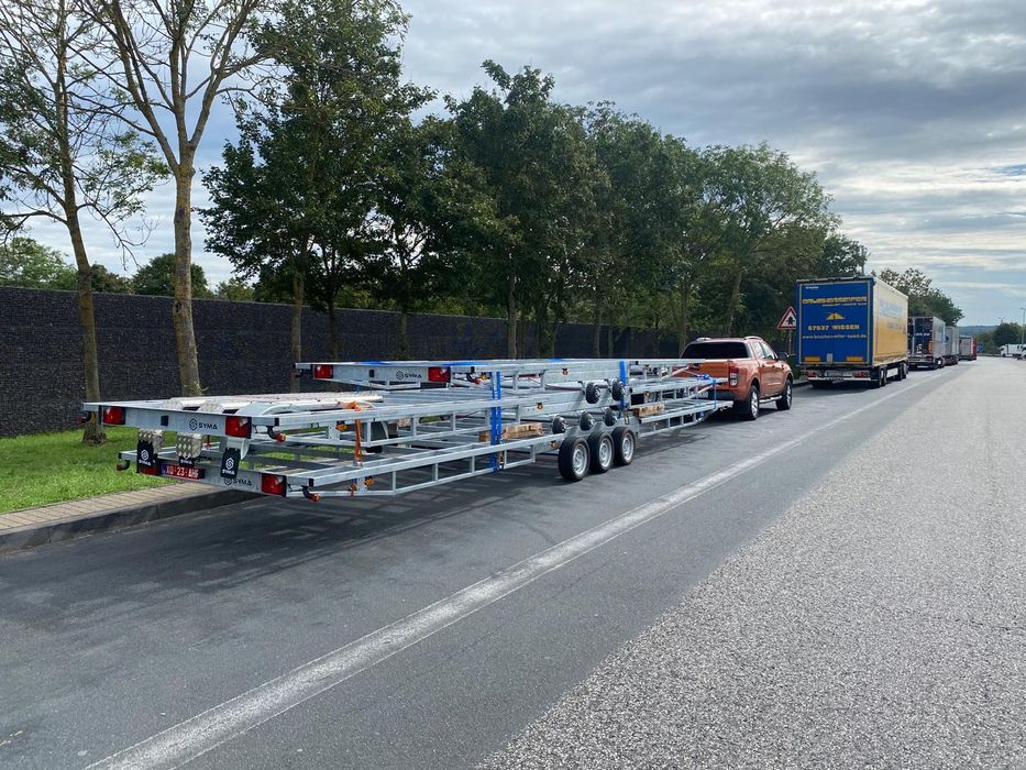 Urgent vindem 2 tiny house trailers 10m