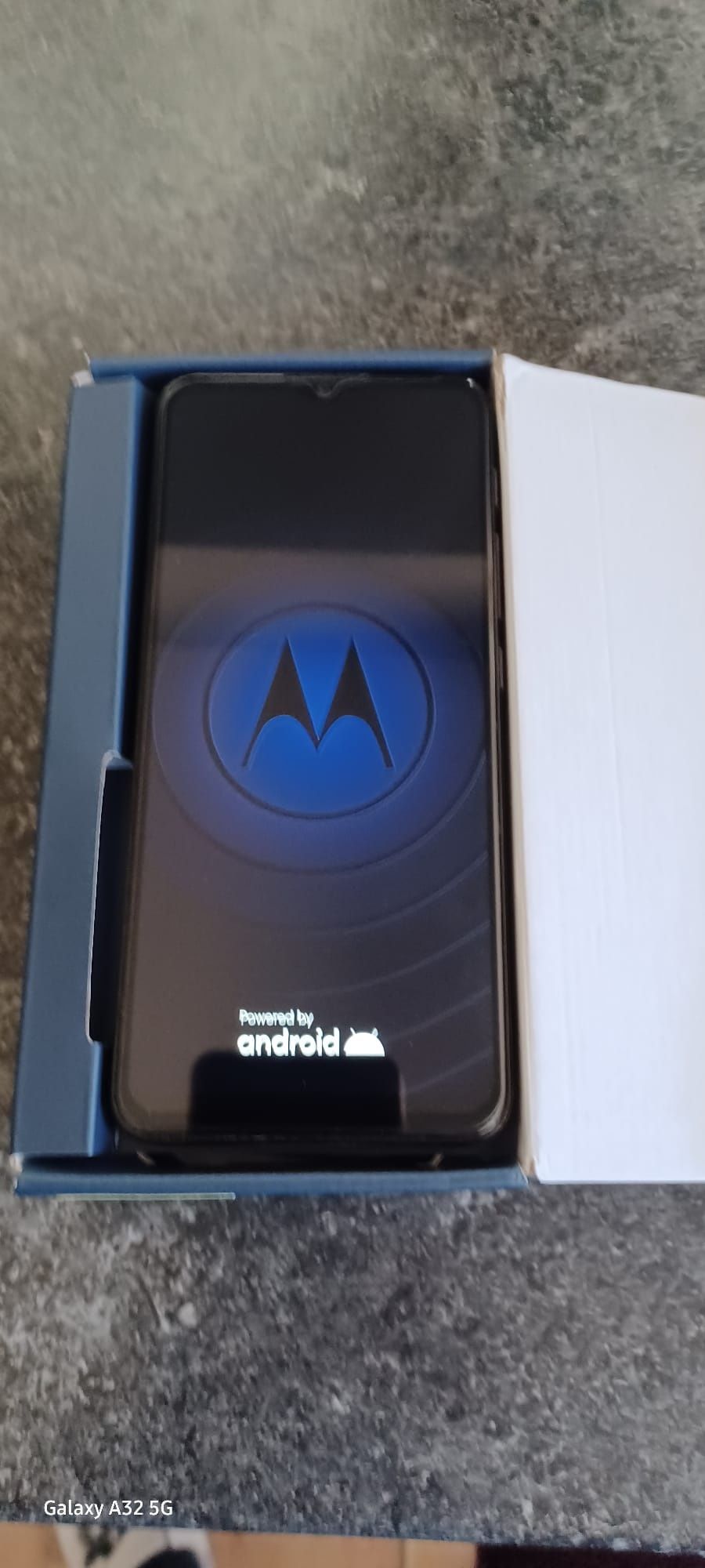 Vând telefon Motorola G30