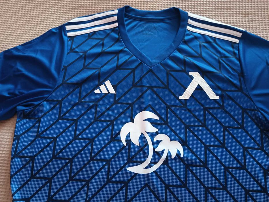 Продавам оригинална фланелка на Ф.К. Левски София-2XL