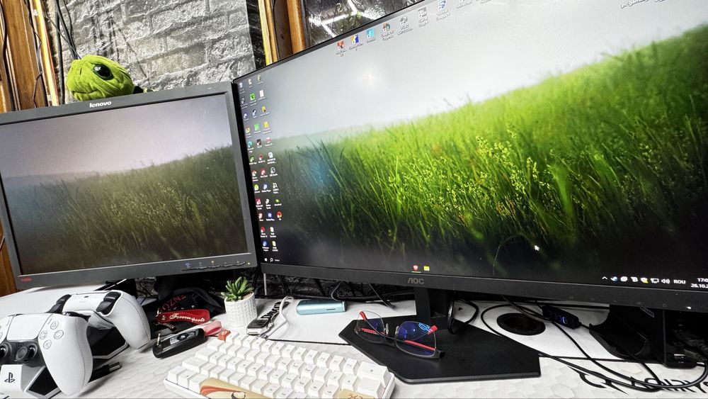 Vand Monitoare, AOC si Lenovo