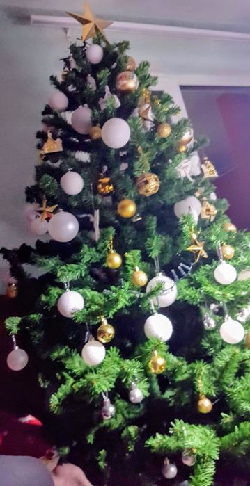 Brad artificial de Crăciun (sărbători)