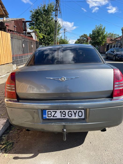 Chrysler c300 gri