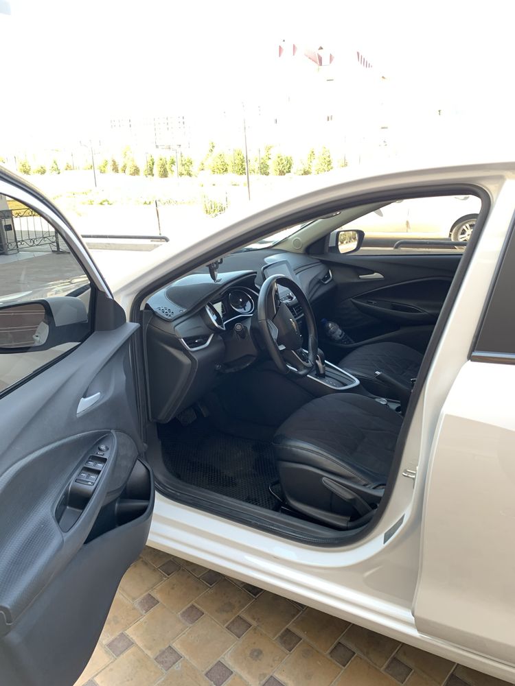 Chevrolet  Onix