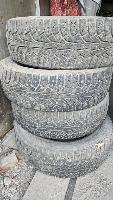 Продам зимнюю резину 225×65R17