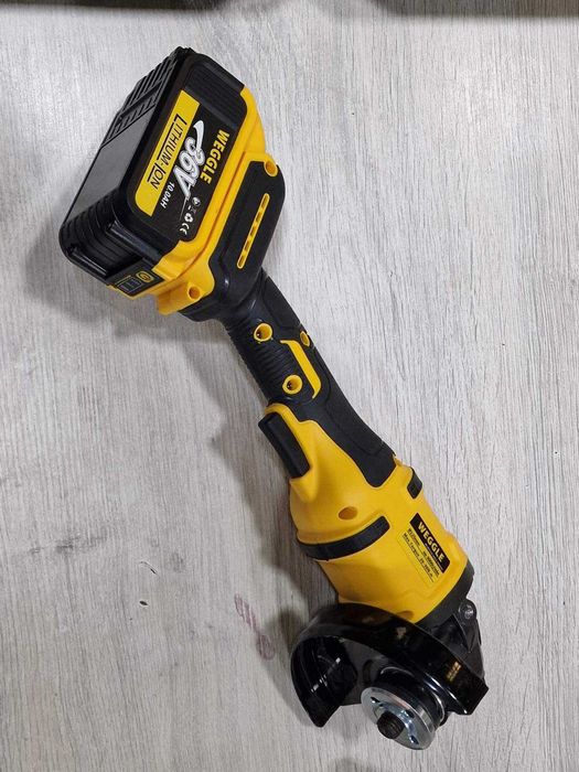 НОВИ Безчетков винтоверт и ъглошлайф + батерии / зарядно / аксесоари