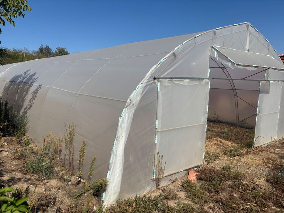 Продавам оранжерии