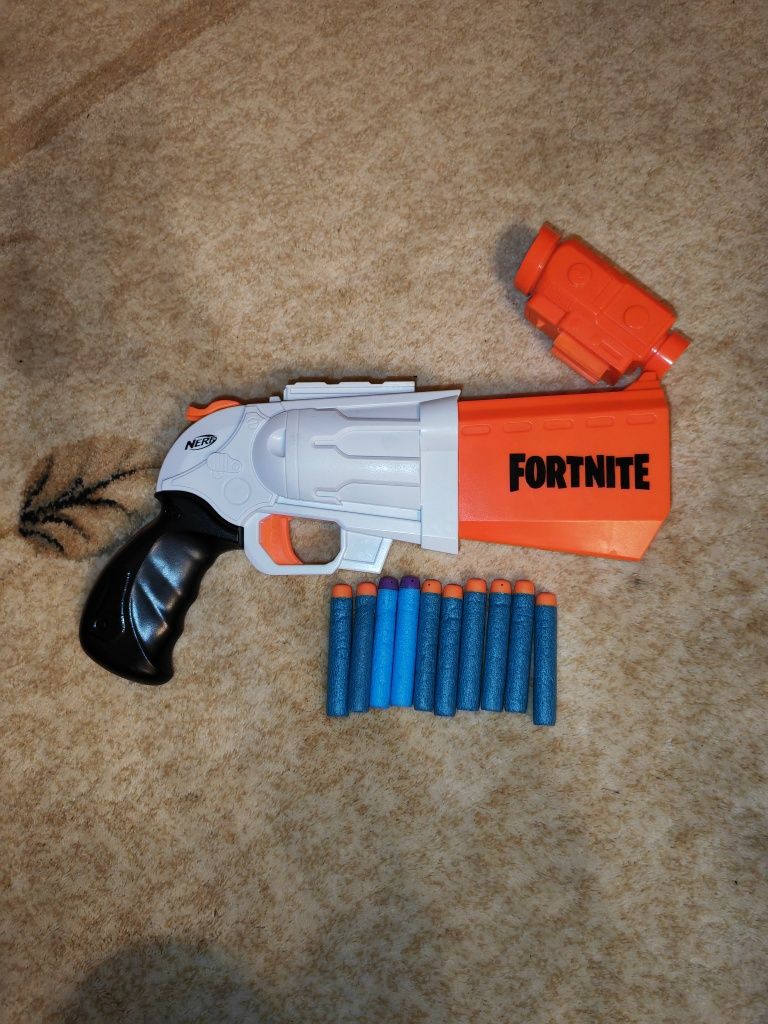 Blaster nerf fortnite revolver