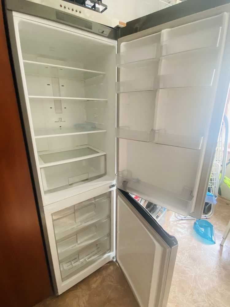 Продам холодильник в отличном  состоянии,все работает