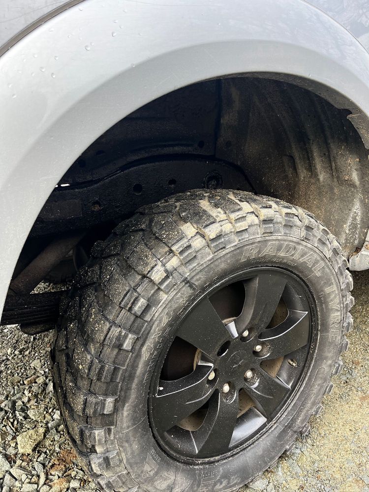 Mitsubishi l200.