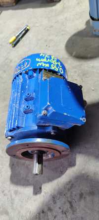 Motor electric trifazat cu flansa, 0.55kW, 750rpm, 380V