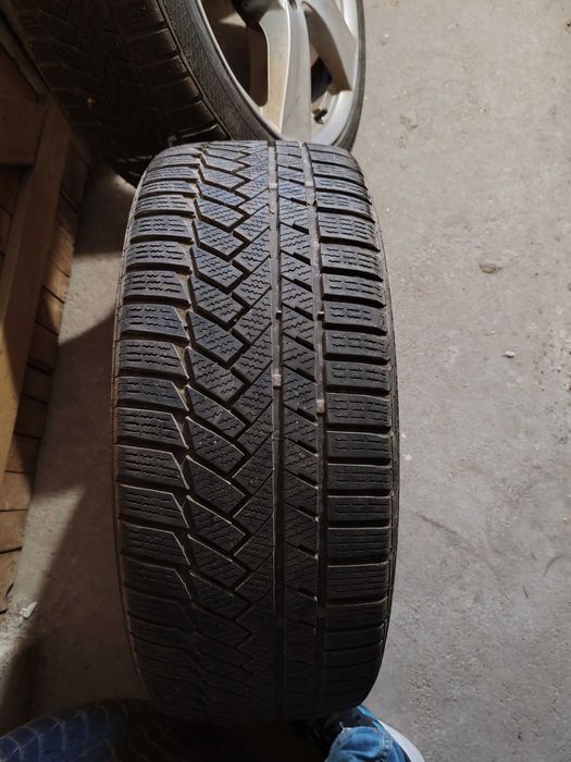Продавам оригинални джанти за Пежо 308 SW със зимни гуми 225/40/18