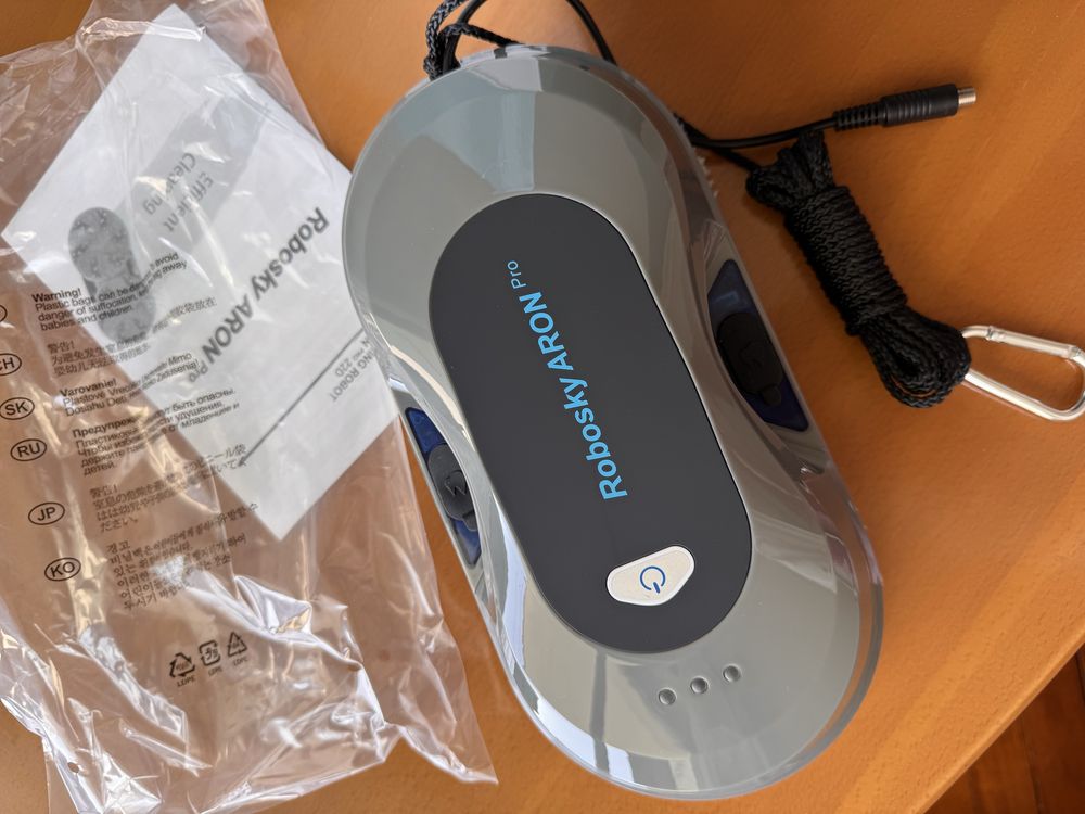 Робот за чистене на прозорци Robosky aron pro with spray