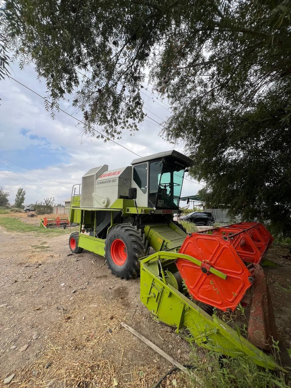 CLAAS Dominator 130