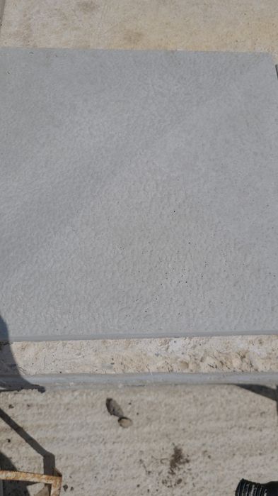 OFERTA 10+1 GRATIS Capace gard din beton aditivat și vibrat