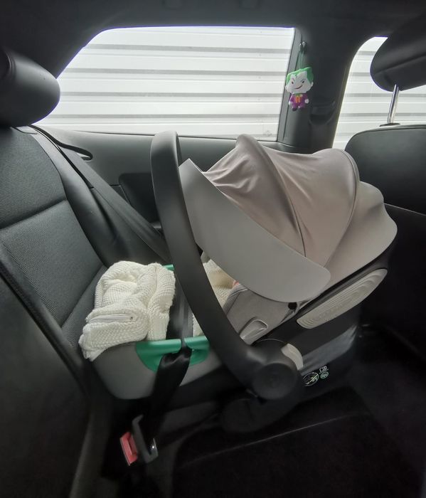 Noul Carucior reversibil 3 in 1 Cybex Melio Carbon + landou și scoică