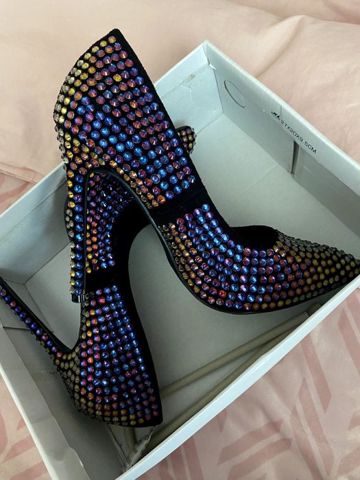 Дамски обувки на висок ток - shoe aquarium