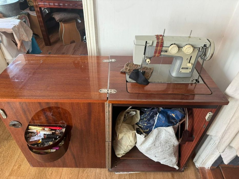 Машинка швейная чайка ,