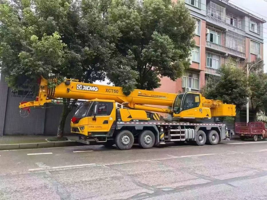 Авто кран 100 ва 50 тонналик Булдозер сотилади