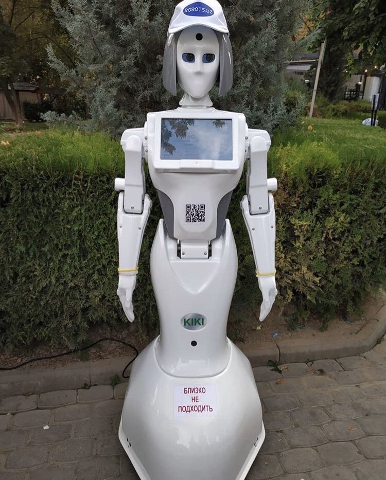 Интерактивный Робот-Промоутер - KIKI