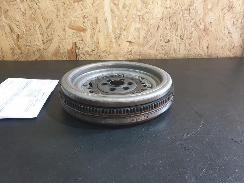 Volanta cu masa dubla DSG VW Passat B6 B7 CC Golf 5 6 Turan Tiguan A3