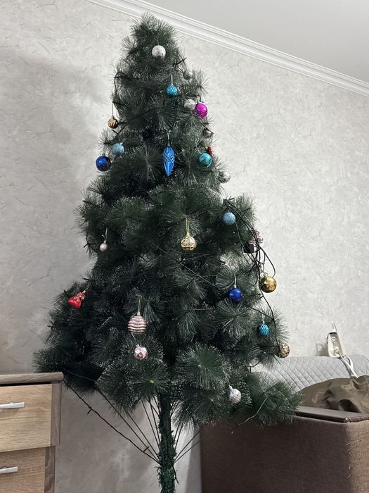 Продаётся ёлкаа(не новый)